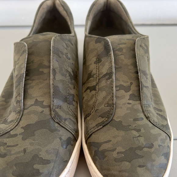 J/Slides Women's Green Camo Leather  Heidi Slip on Sz 9 - Picture 6 of 12